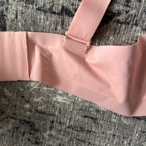 Knix V neck padded wireless bra thick straps - Picture 6 of 7